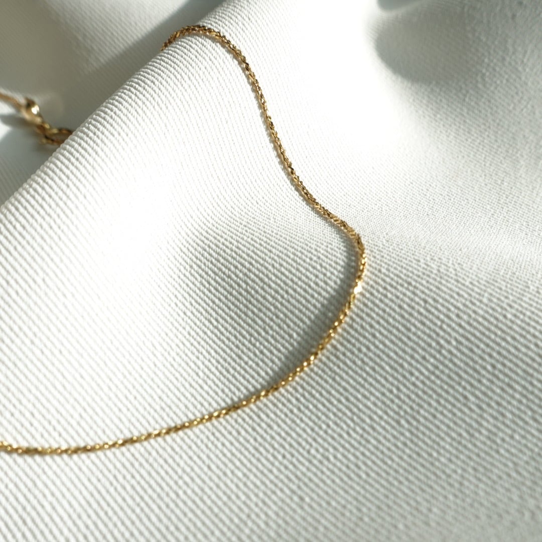 tiny shine 極細チェーンネックレス／14KGF ジュエリーポーチ付き