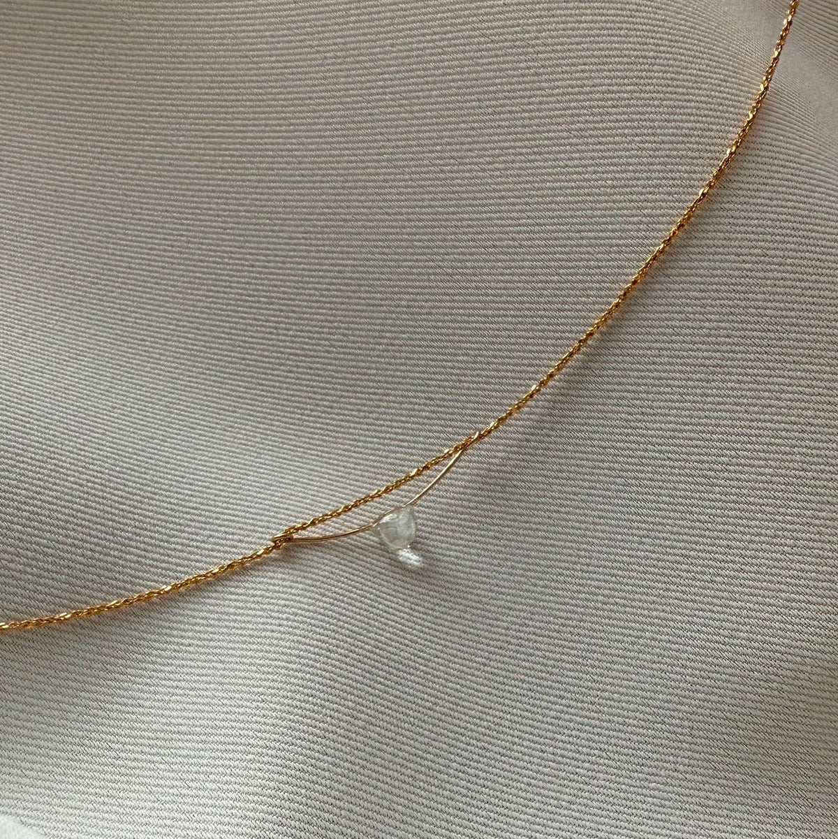 tiny shine 極細チェーンネックレス／14KGF ジュエリーポーチ付き