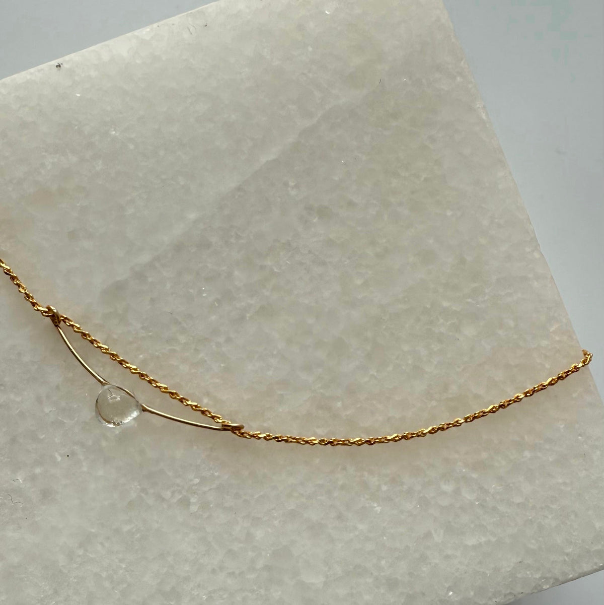 tiny shine 極細チェーンネックレス／14KGF ジュエリーポーチ付き